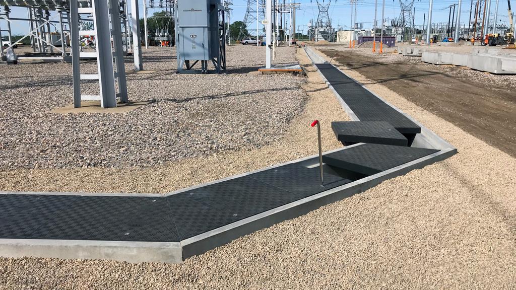 Pokrywy kanałów technologicznych z materiałów kompozytowych