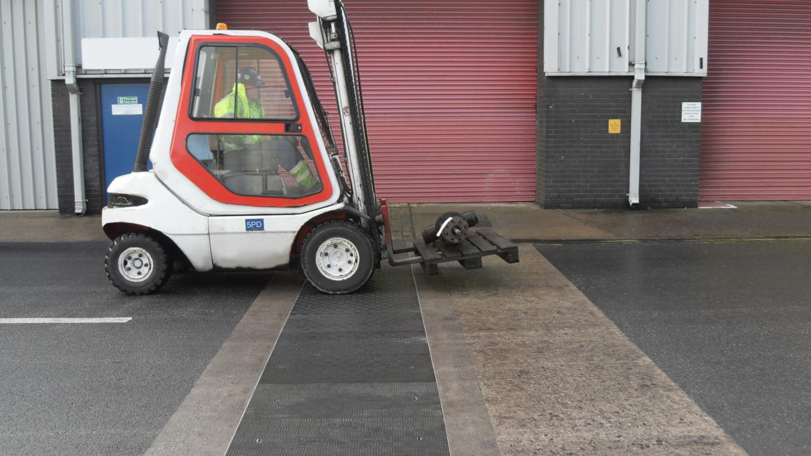 Przemysłowe pokrywy kanałów