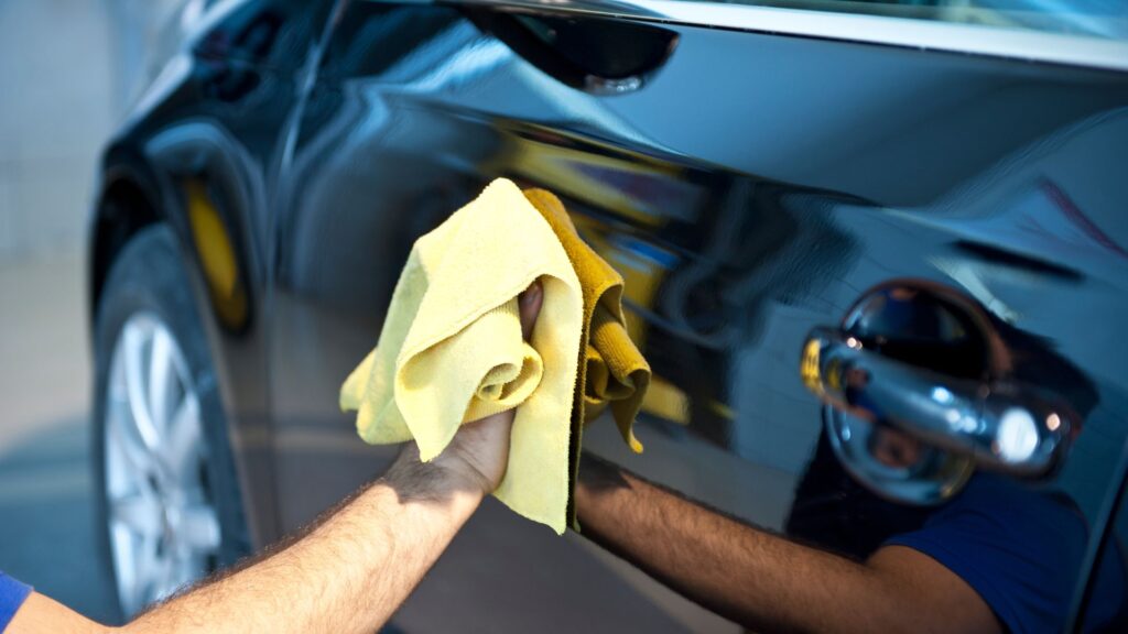 Jak osuszyć auto po myciu?