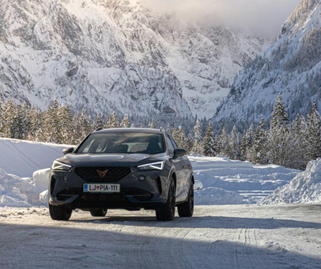 Jak zostawić samochód na postoju zimą