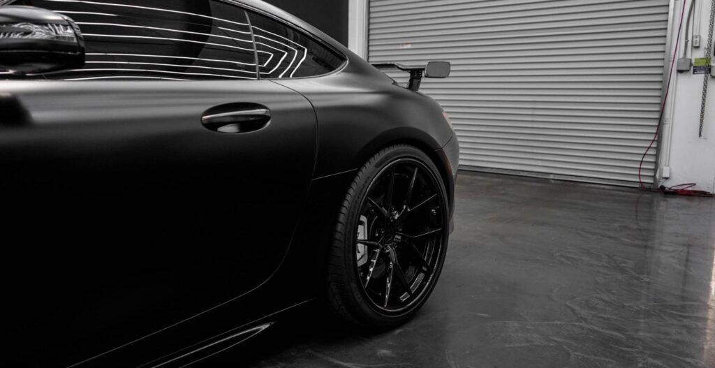 Jak pielęgnować matowy lakier samochodowy? Praktyczny poradnik krok po kroku