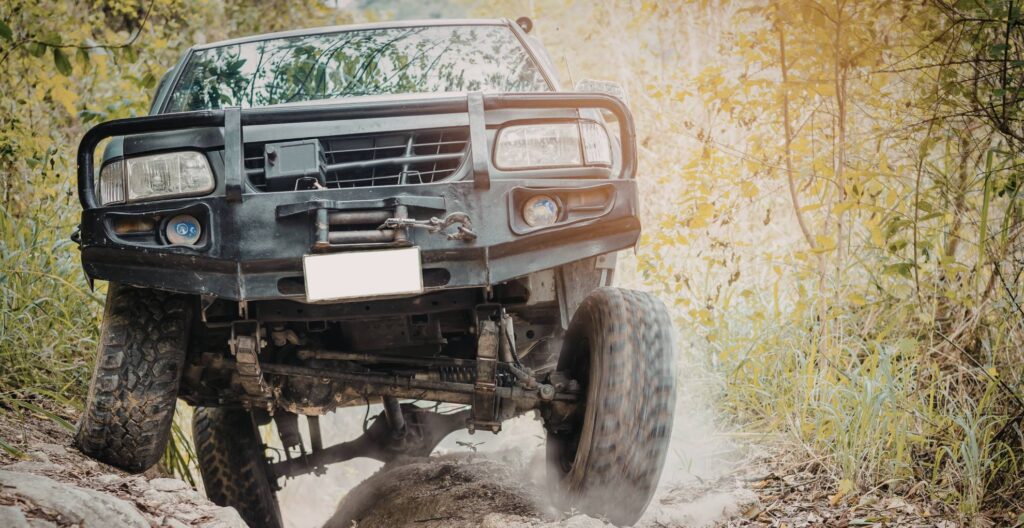 Jak dbać o&nbsp;samochód po off-roadzie – błoto, piach i&nbsp;piasek